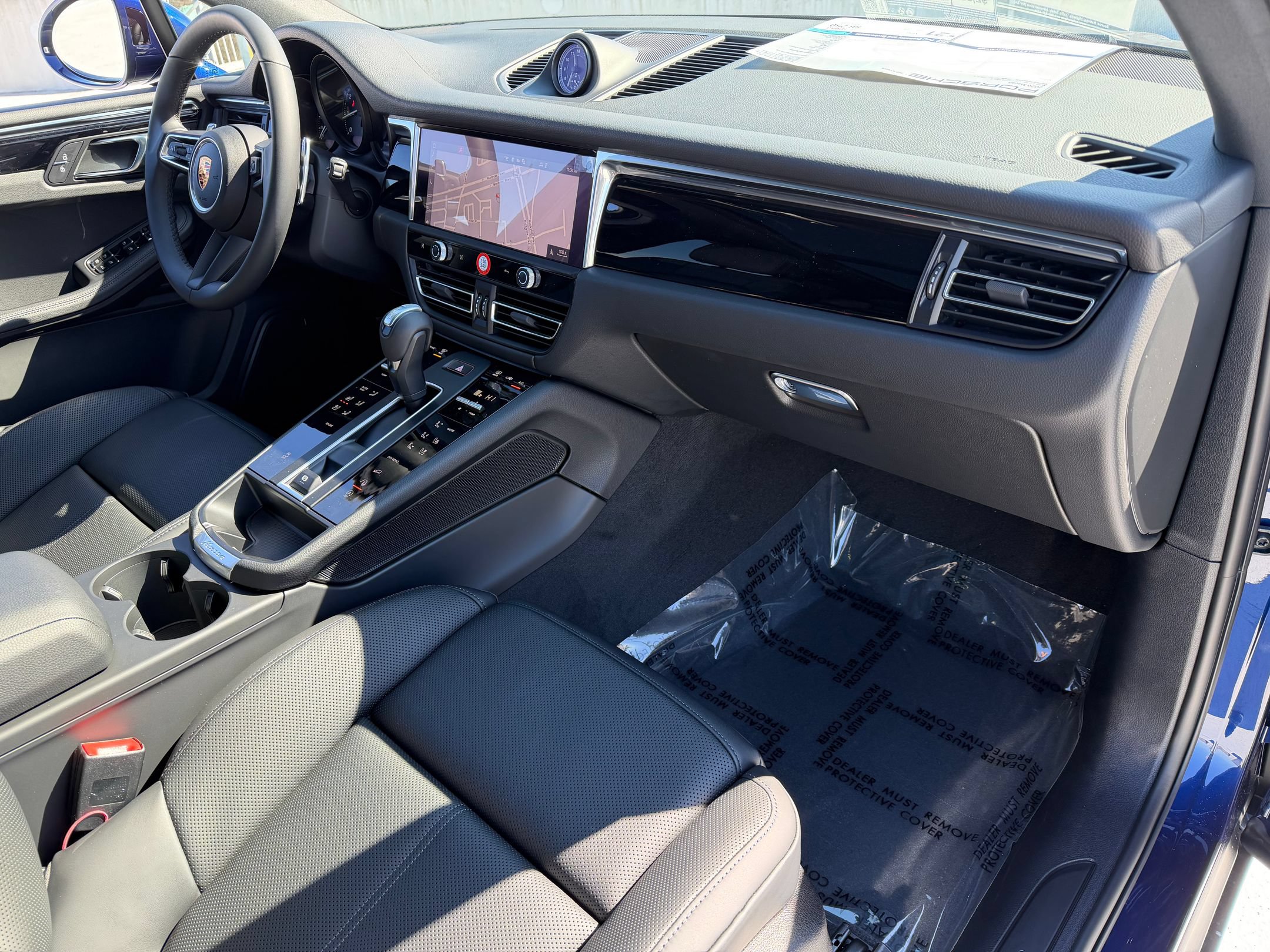 Used 2026 Porsche Macan AWD/4WD image 17