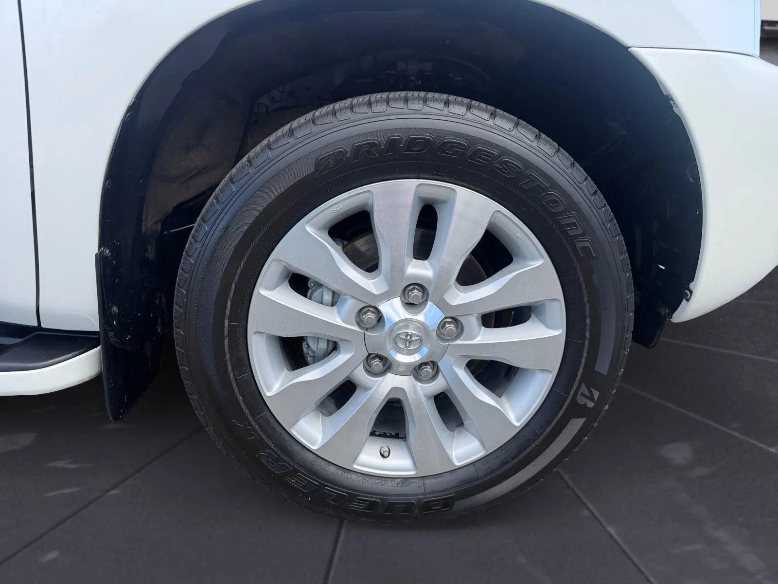 Used 2020 Toyota Sequoia Platinum AWD/4WD image 34