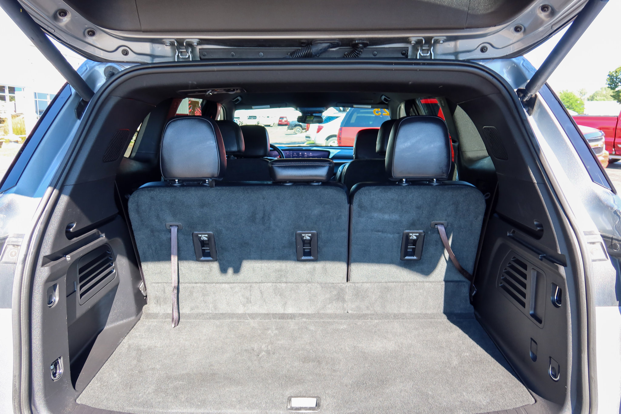 Used 2025 Buick Enclave Preferred FWD image 11