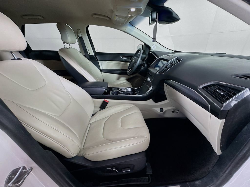 Used 2019 Ford Edge Titanium FWD image 35