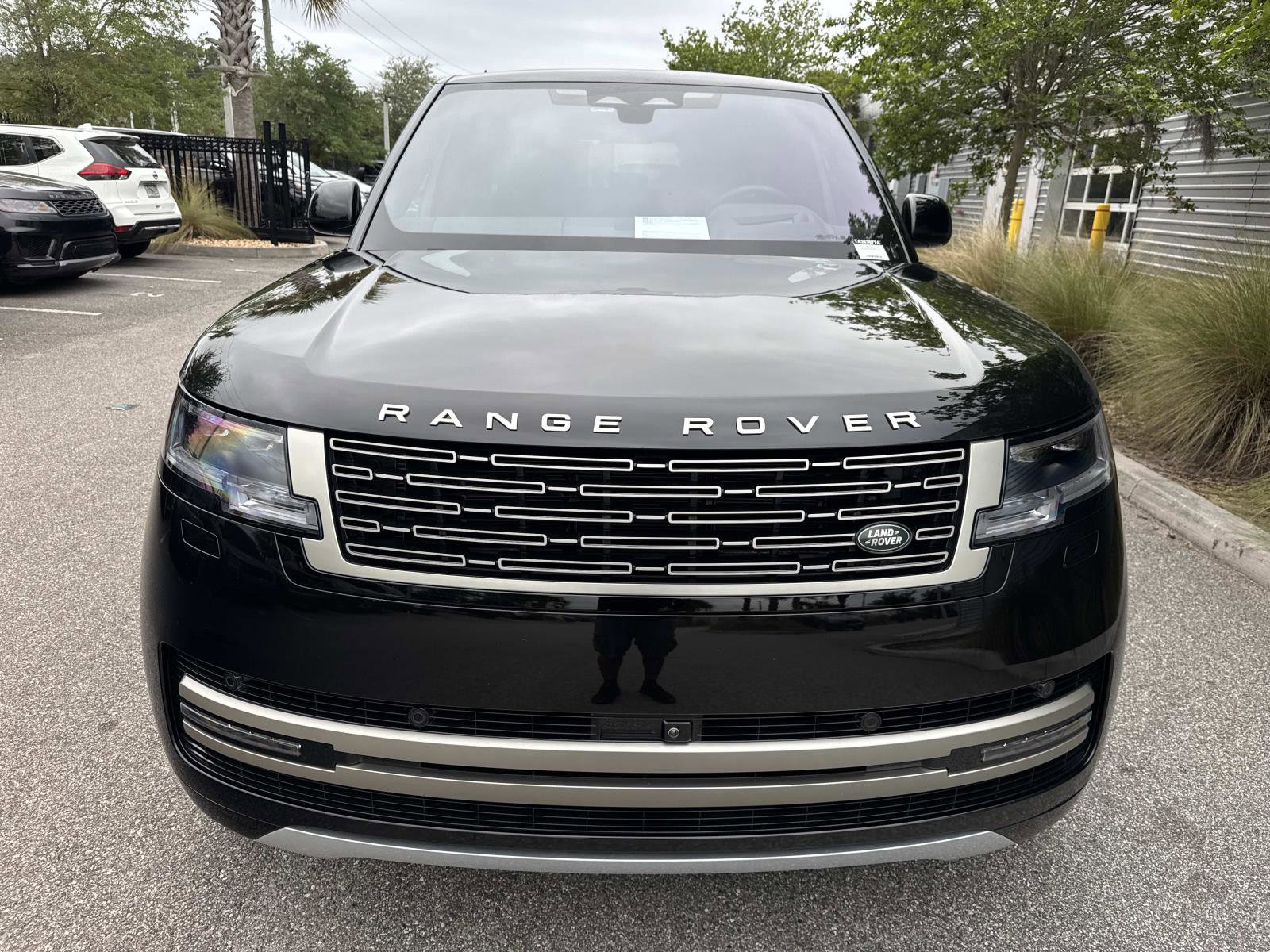 Used 2023 Land Rover Range Rover SE image 8
