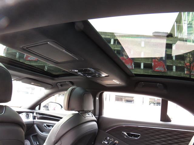Used 2023 Bentley Flying Spur W12 image 24
