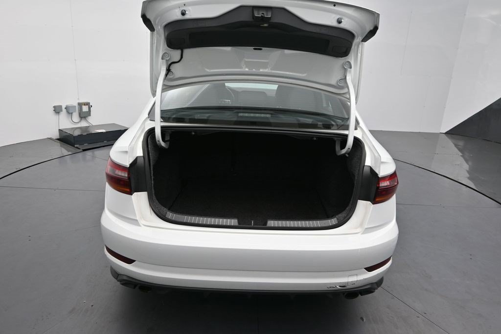 Used 2019 Volkswagen Jetta GLI FWD image 17