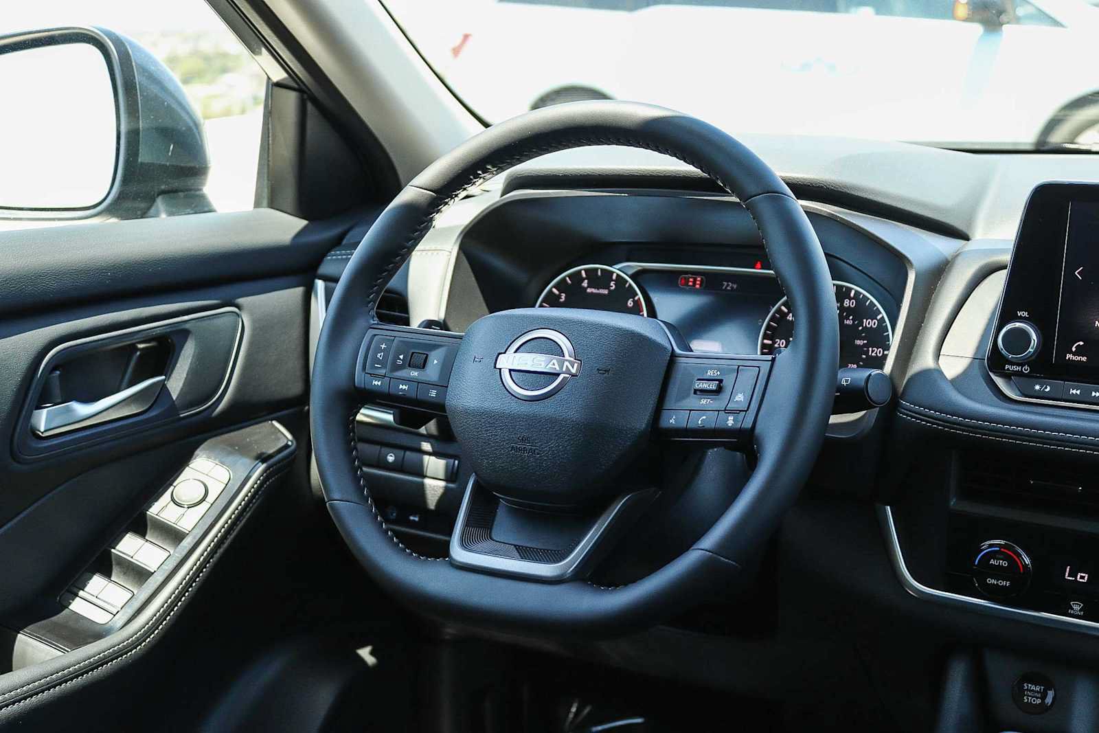 Used 2026 Nissan Rogue SV FWD image 15