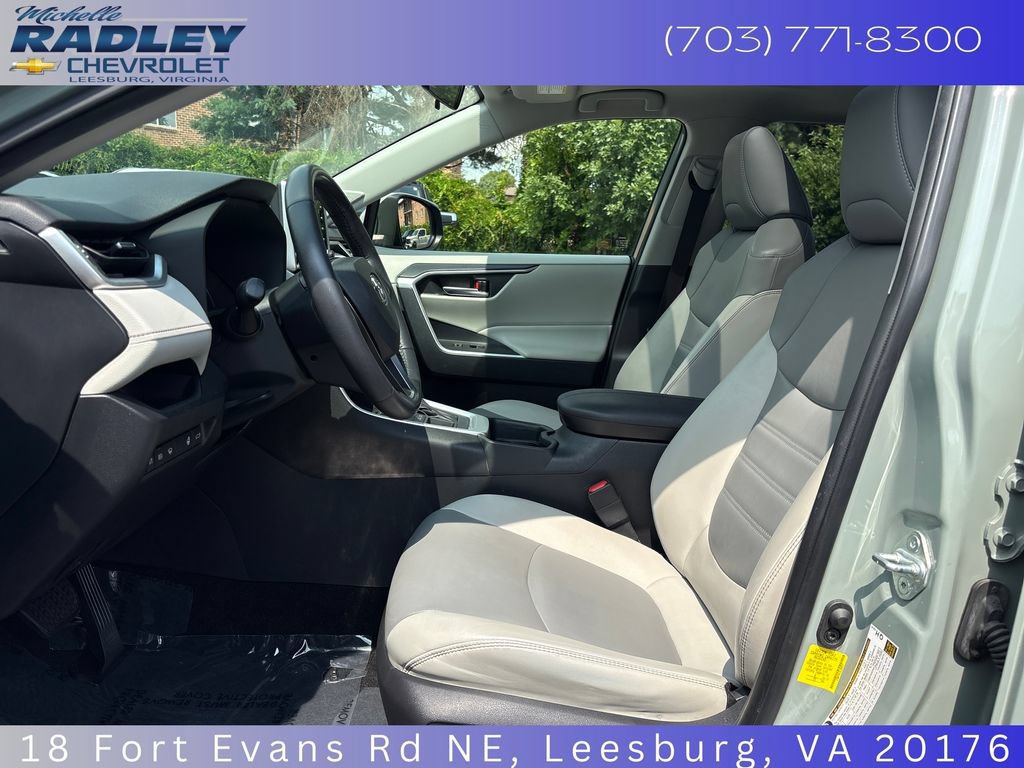 Used 2020 Toyota RAV4 XLE Premium AWD/4WD image 21