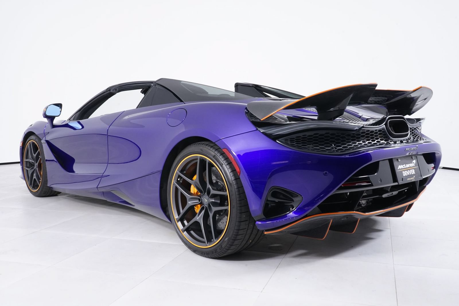 Used 2025 McLaren 750S Spider RWD image 18
