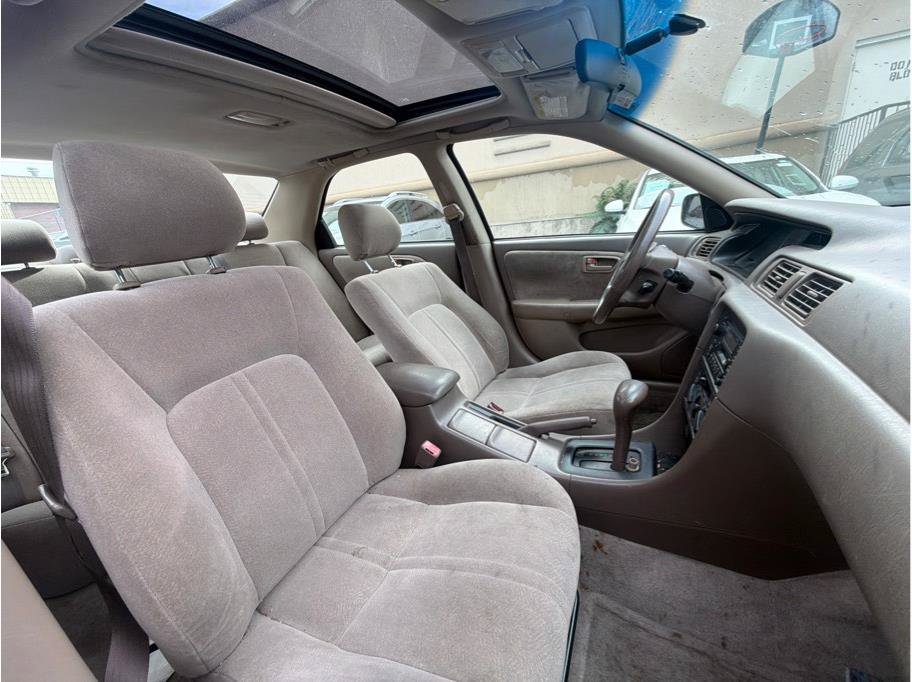 Used 1999 Toyota Camry LE FWD image 4