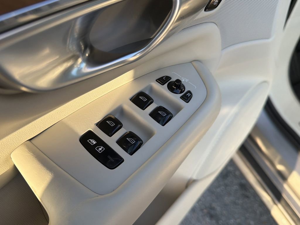 Used 2020 Volvo XC90 T6 Inscription image 27