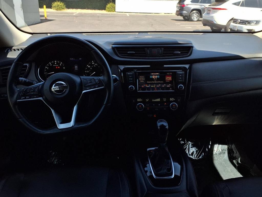 Used 2018 Nissan Rogue SL FWD image 20