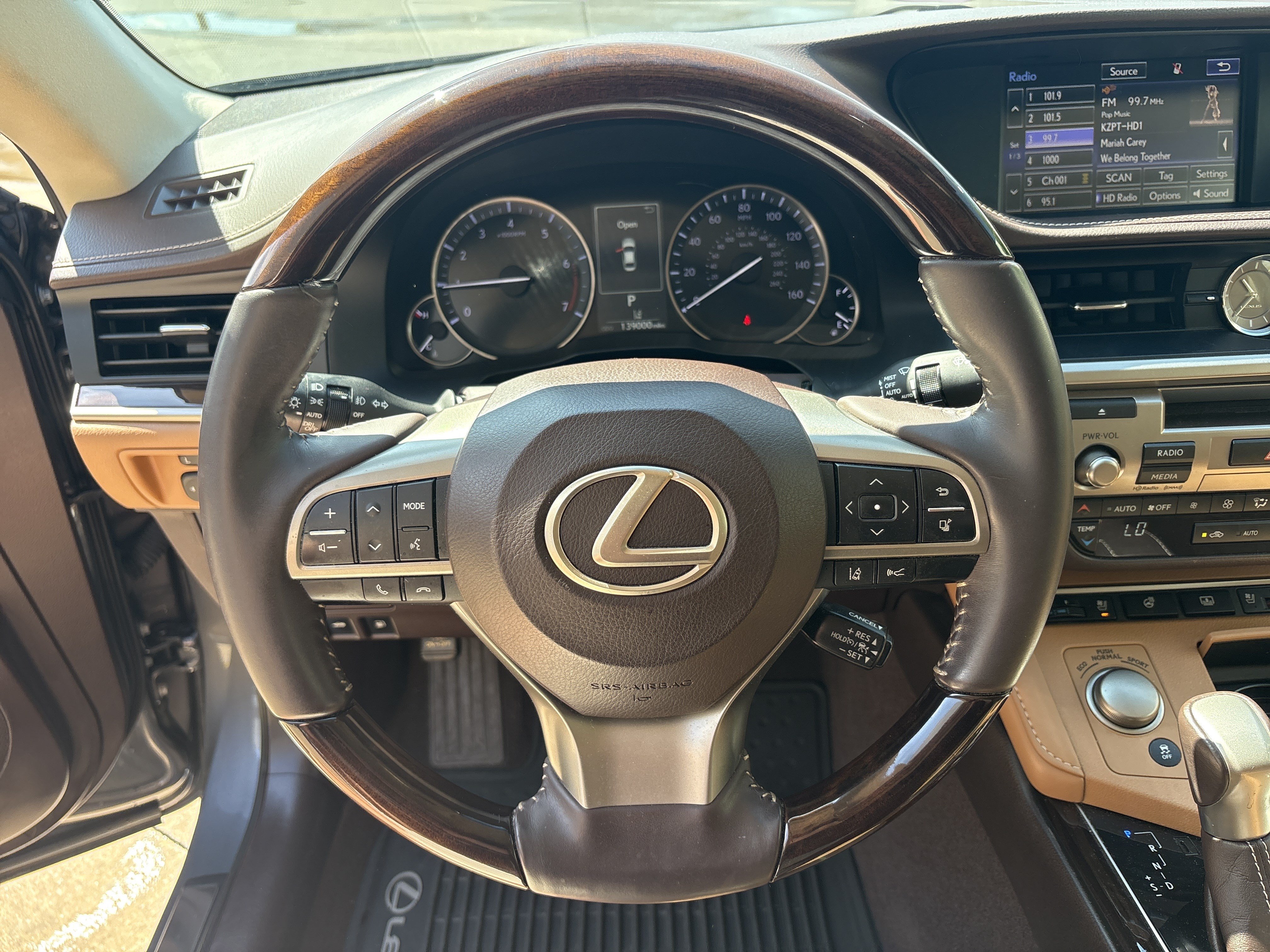 Used 2016 Lexus ES 350 w/ Luxury Package w/Wood Trim FWD image 18