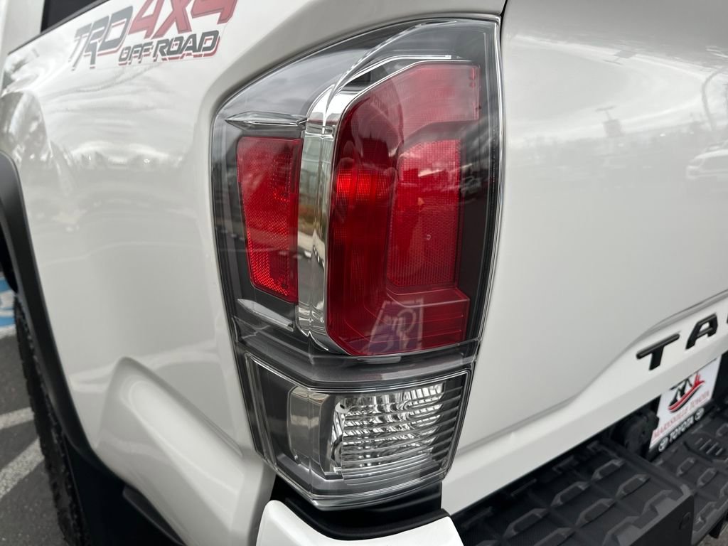 Certified 2022 Toyota Tacoma TRD Off-Road image 10