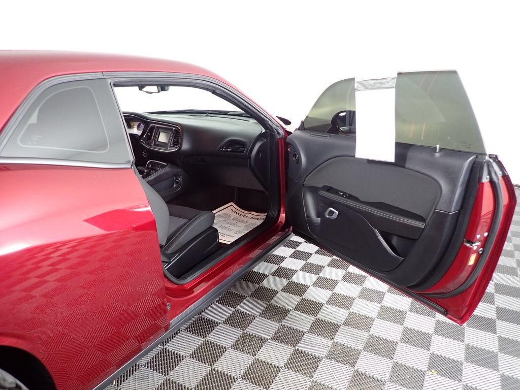 Used 2017 Dodge Challenger R/T RWD image 29
