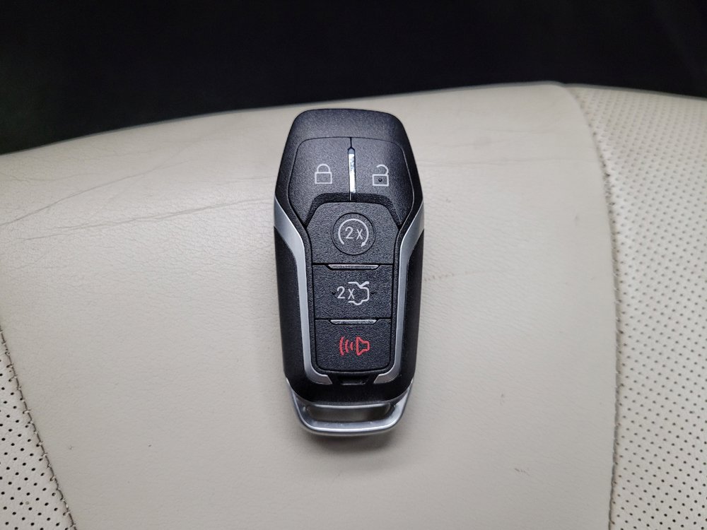 Used 2015 Ford Fusion Titanium image 32