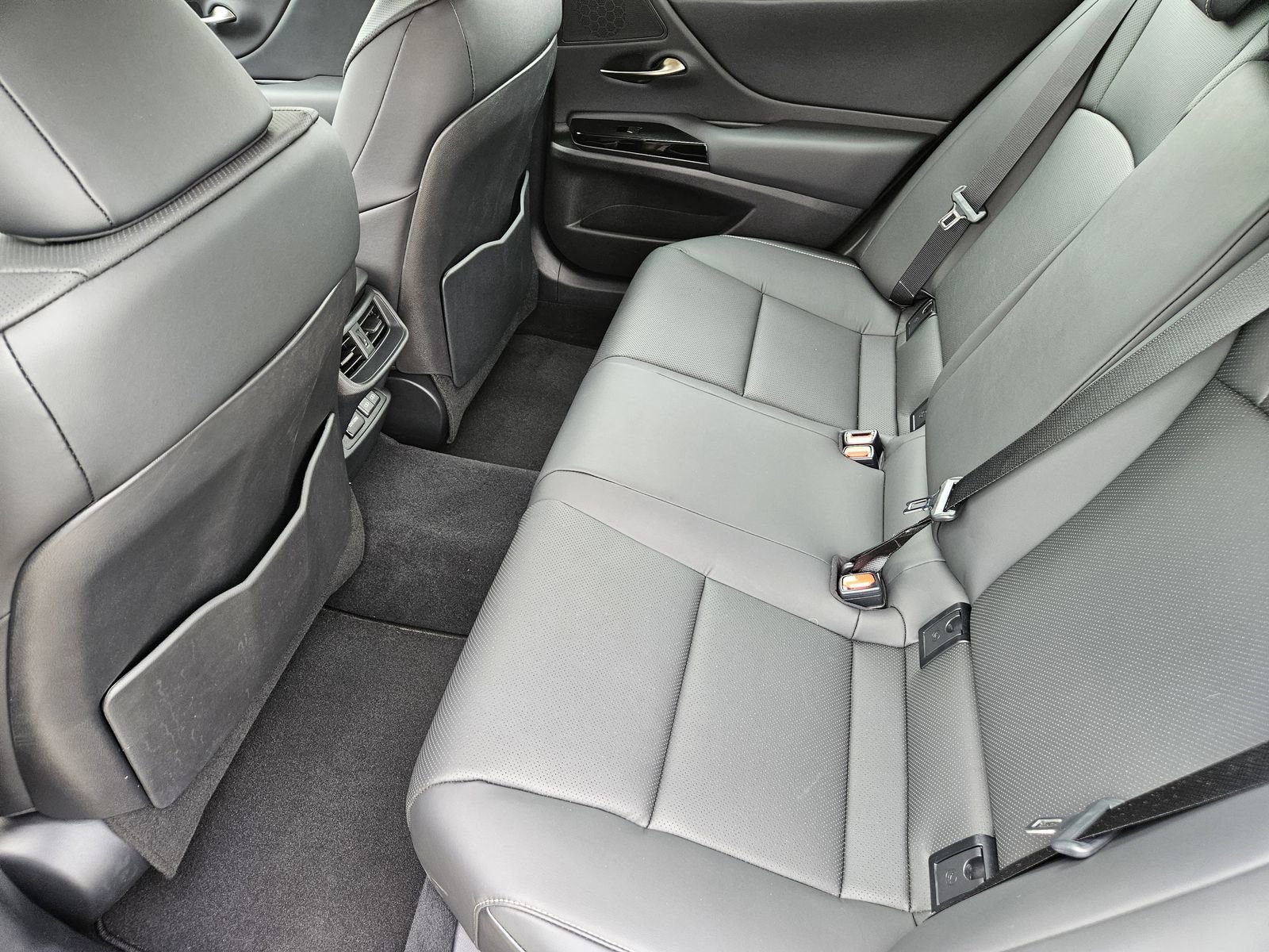 Used 2025 Lexus ES 350 w/ Accessory Package (Z2) FWD image 32