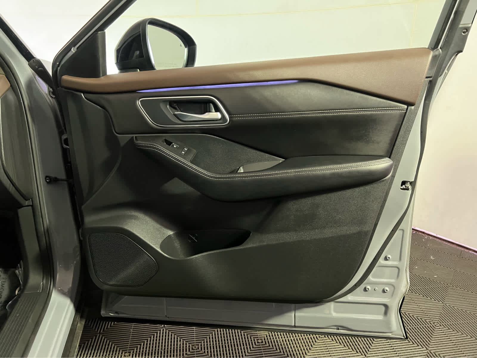 Used 2023 Nissan Rogue Platinum image 31