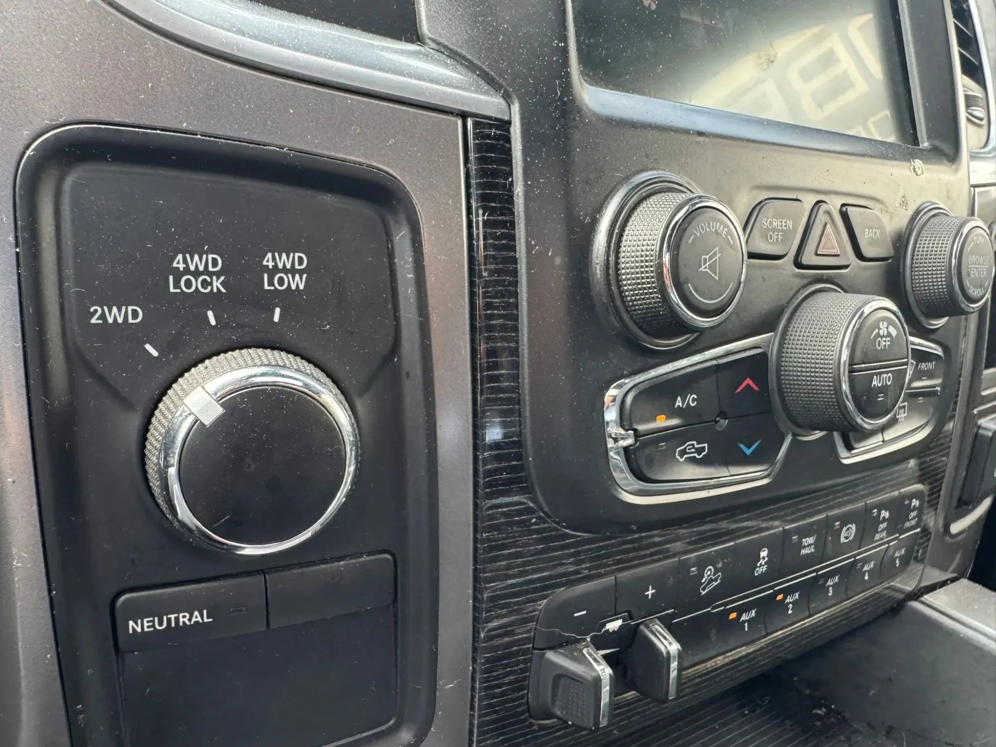 Used 2018 RAM 2500 Limited AWD/4WD image 18