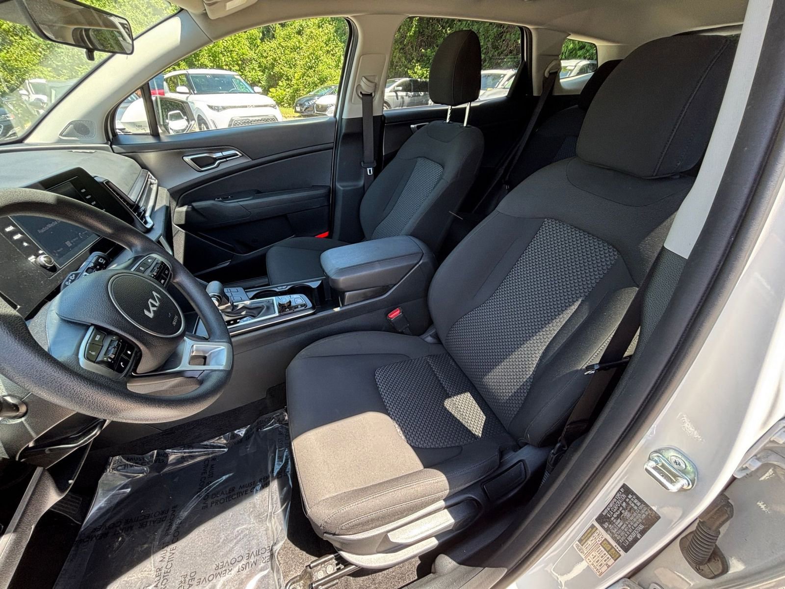 Used 2025 Kia Sportage LX FWD image 34