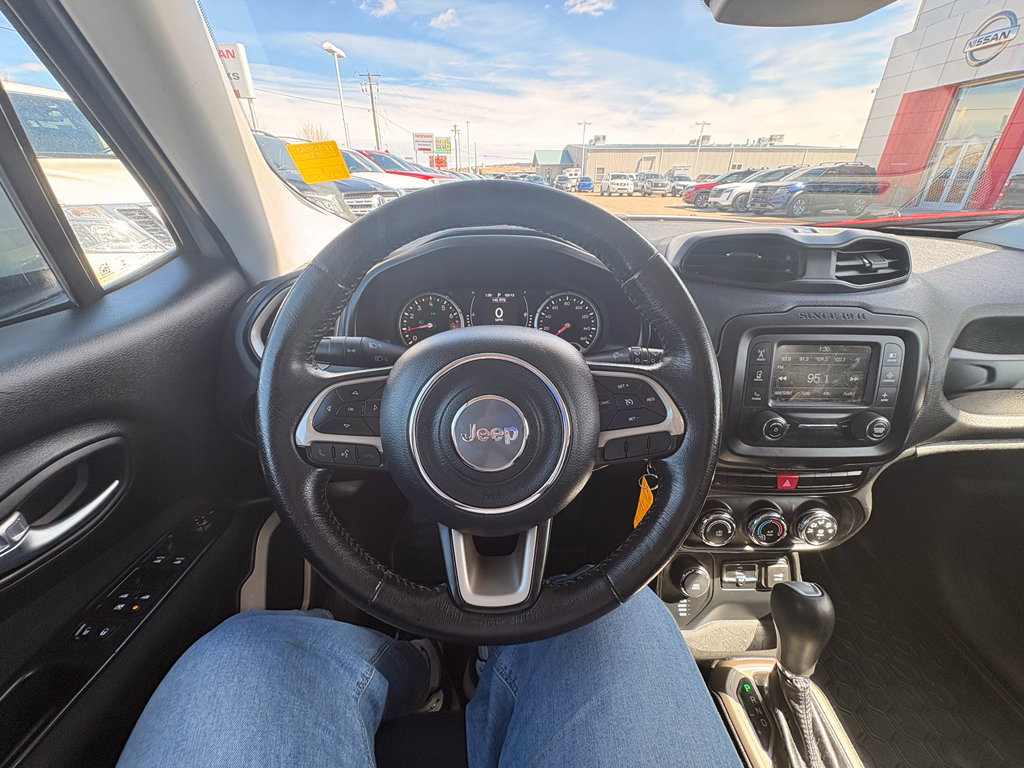 Used 2015 Jeep Renegade Latitude image 17