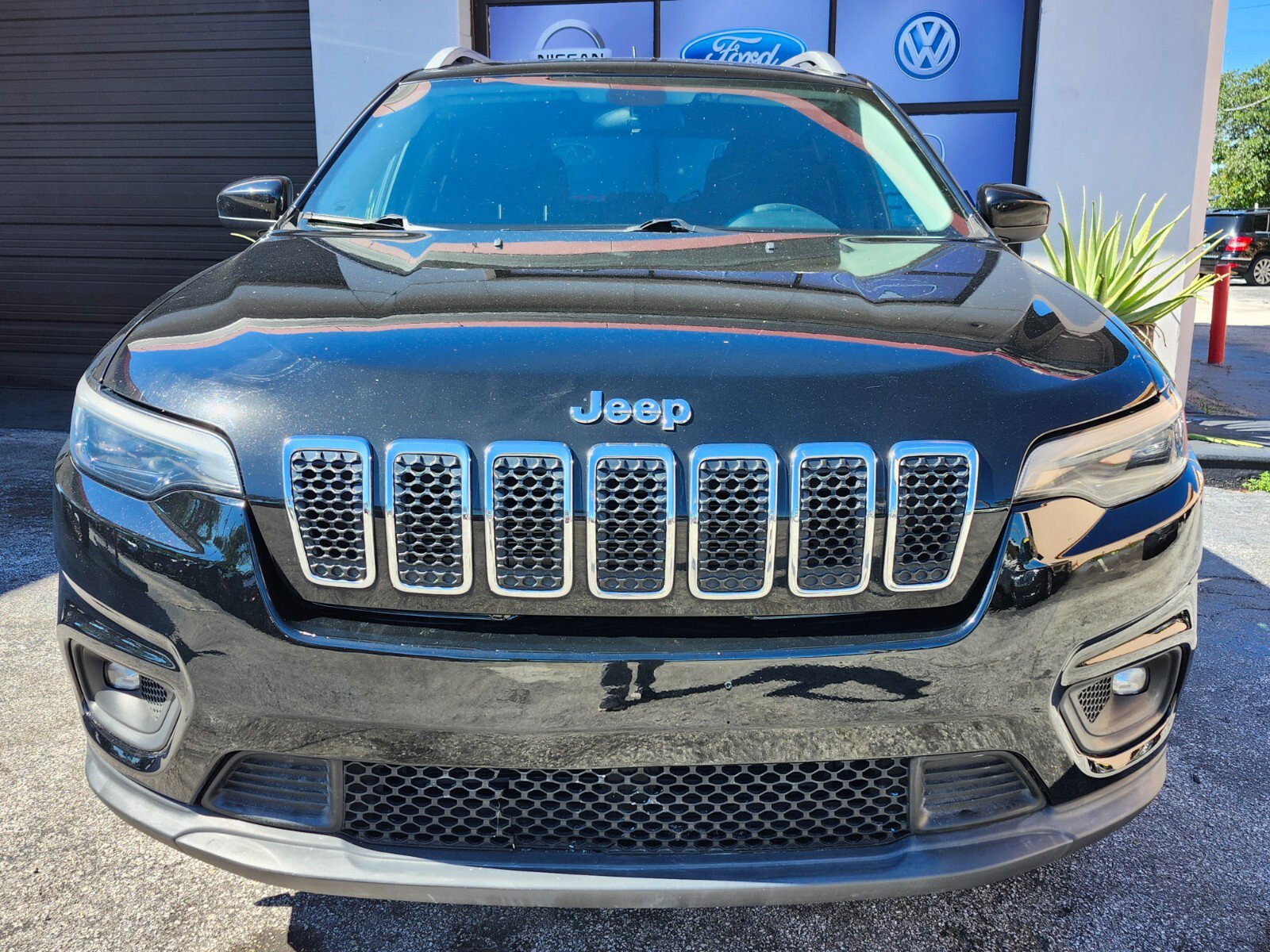 Used 2019 Jeep Cherokee Latitude w/ Popular Appearance Group image 34