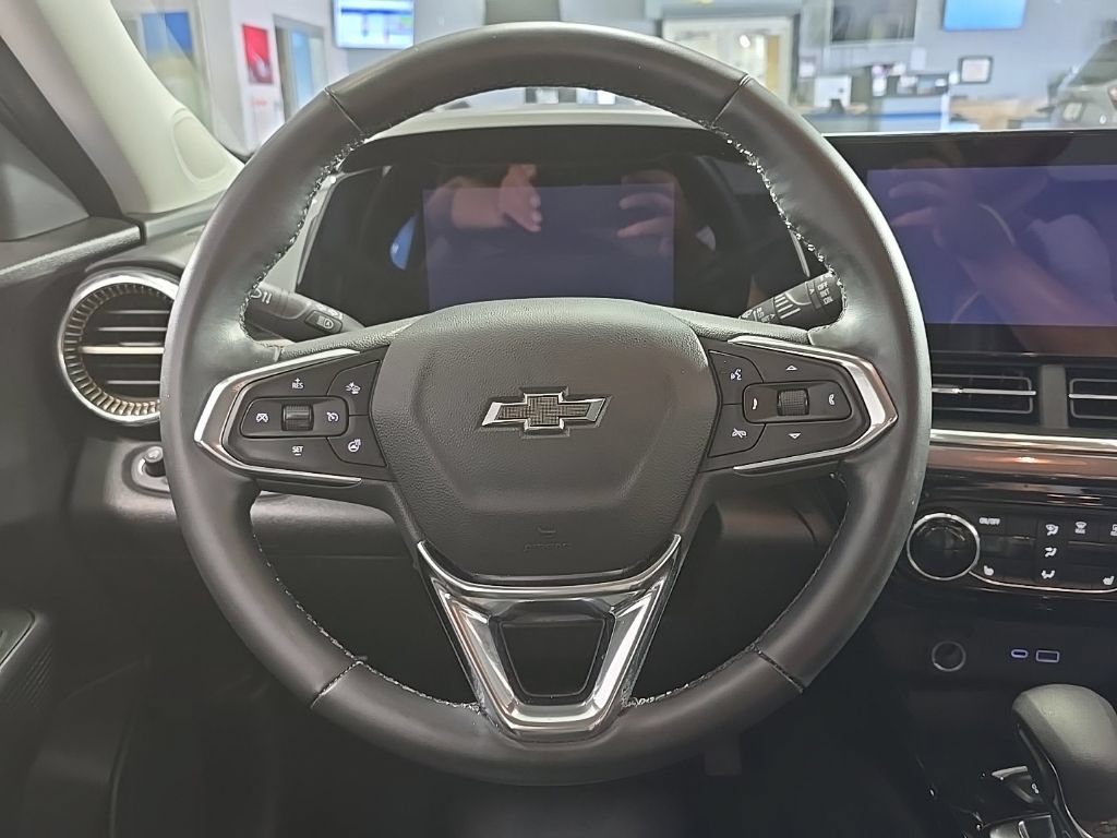 Used 2025 Chevrolet Trax ACTIV w/ Driver Confidence Package FWD image 20