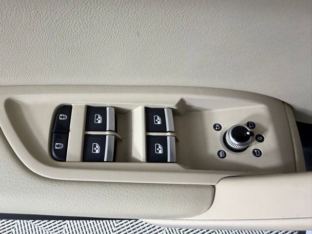 Used 2023 Audi Q5 2.0T Premium w/ Convenience Package image 18