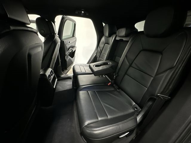 Used 2019 Porsche Cayenne Base image 19