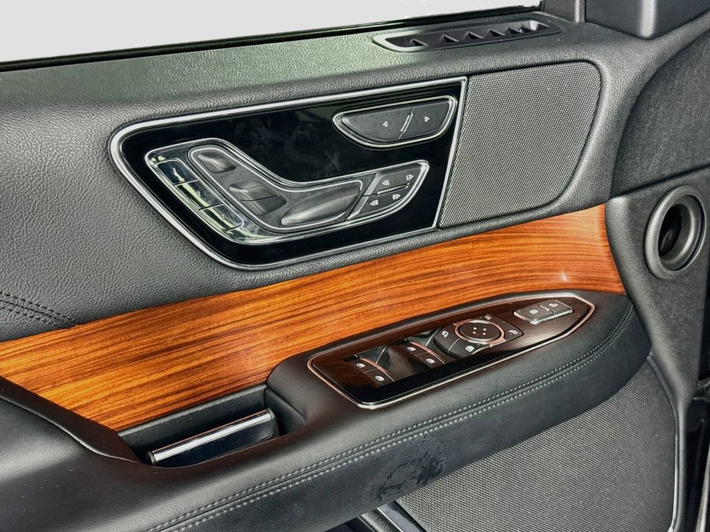 Used 2020 Lincoln Navigator L Reserve AWD/4WD image 20