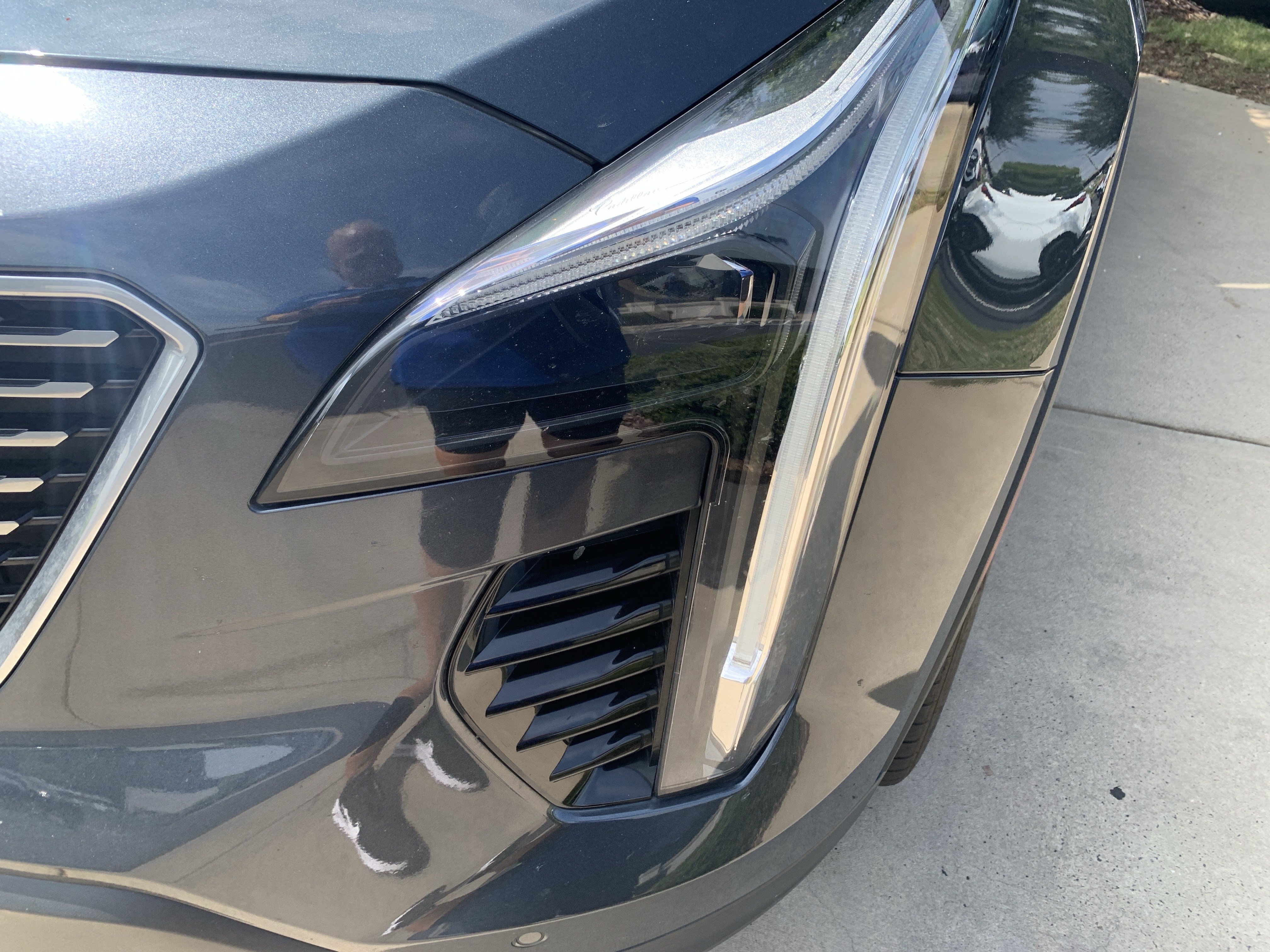 Used 2019 Cadillac XT4 Premium Luxury w/ Technology Package FWD image 6