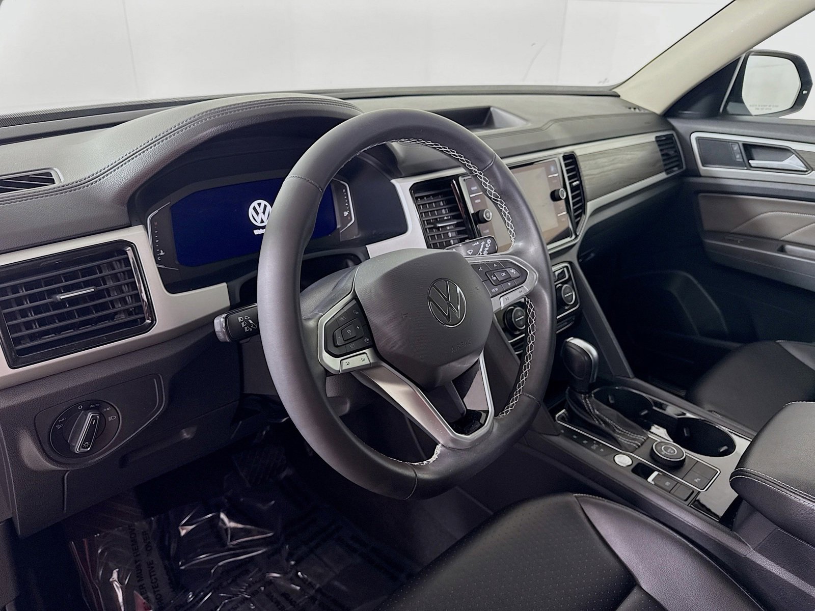 Used 2022 Volkswagen Atlas SE image 4