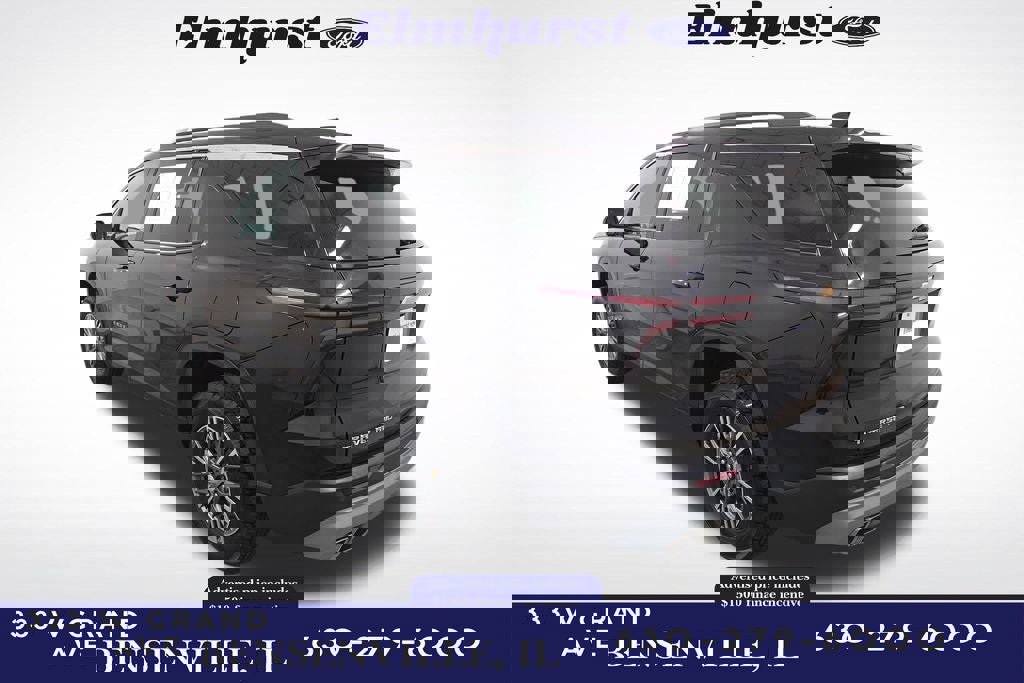 Used 2024 Chevrolet Traverse LT image 3