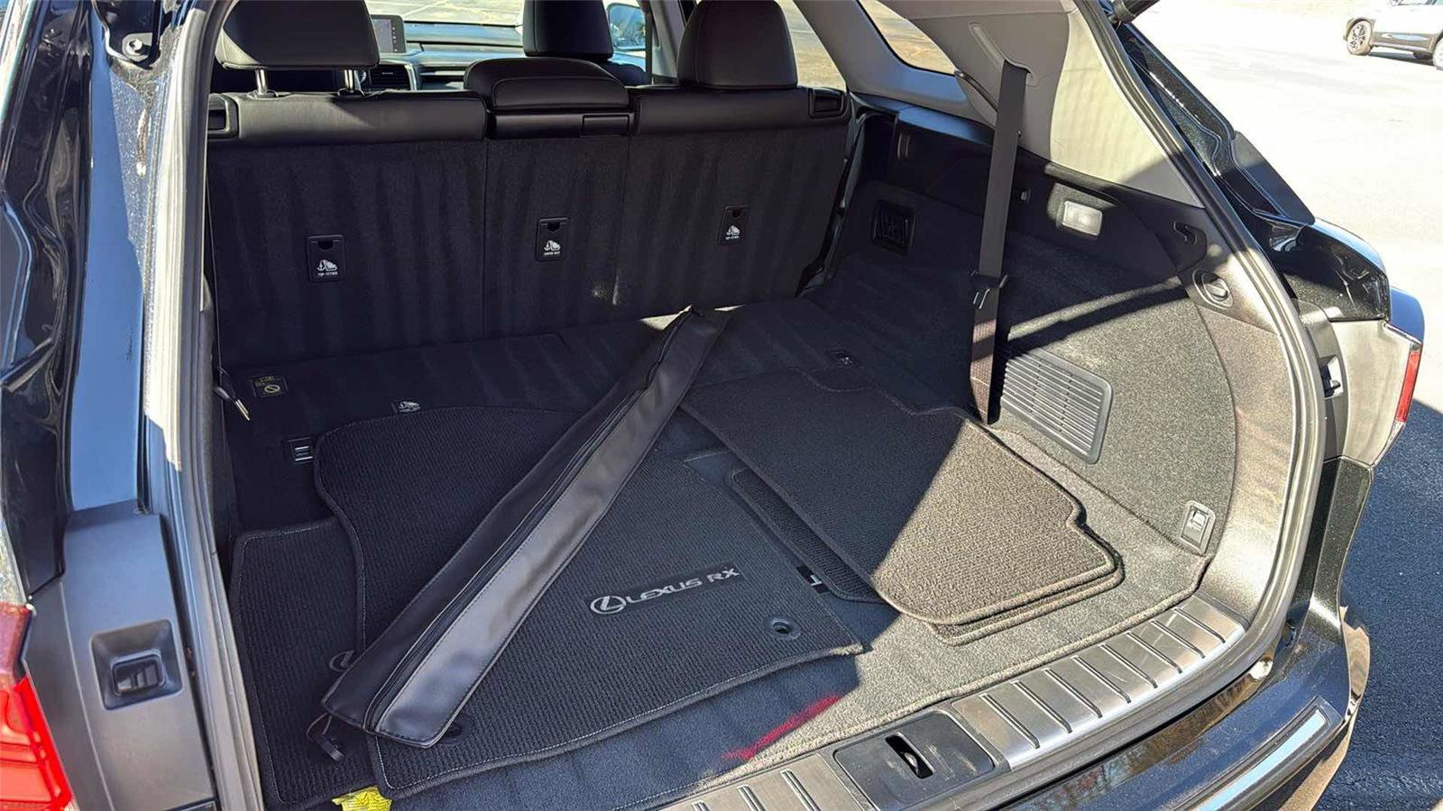 Used 2021 Lexus RX 350L Luxury w/ Accessory Package image 29