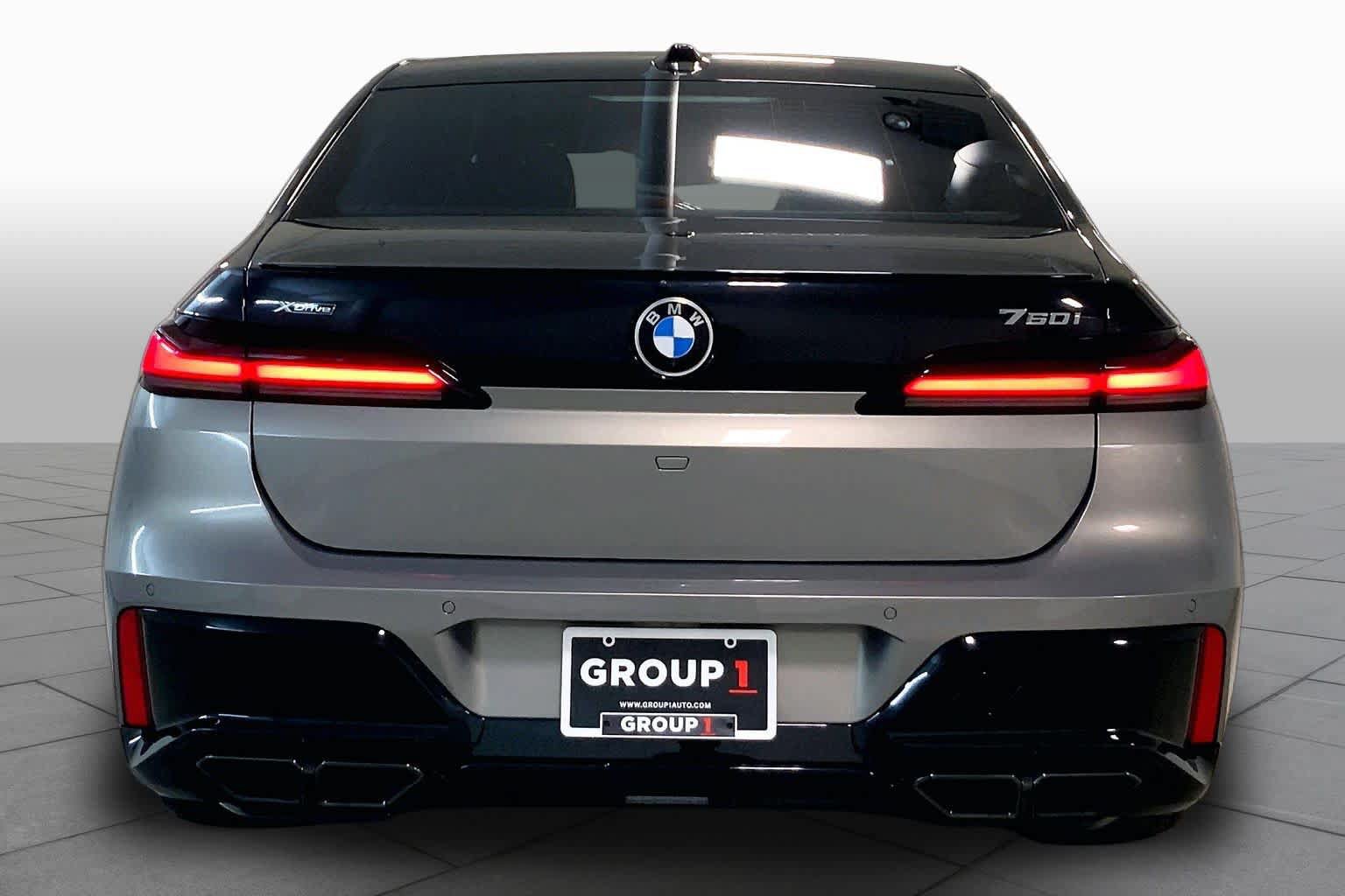 Used 2023 BMW 760i xDrive AWD/4WD image 3