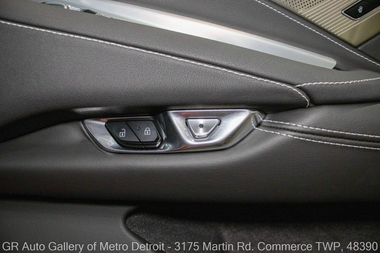 Used 2023 Chevrolet Corvette Z06 w/ Z07 Performance Package RWD image 37