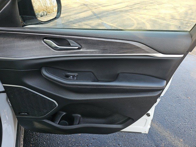 Used 2022 Jeep Grand Cherokee L Limited w/ Luxury Tech Group II image 15