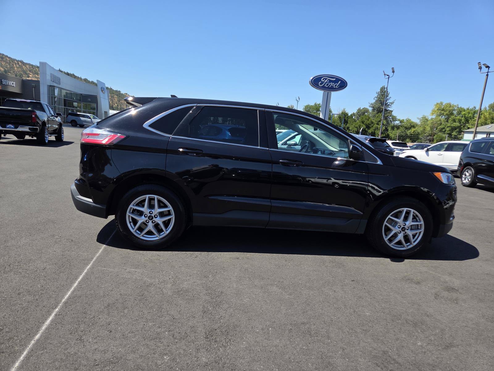 Used 2024 Ford Edge SEL AWD/4WD image 5
