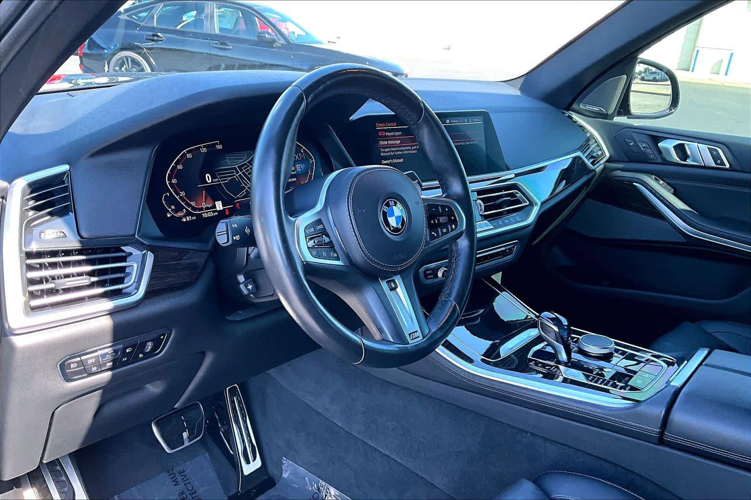 Used 2019 BMW X5 xDrive50i w/ M Sport Package AWD/4WD image 17