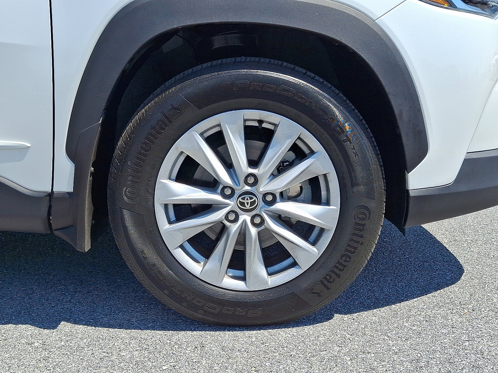 Certified 2023 Toyota Corolla Cross LE AWD/4WD image 9