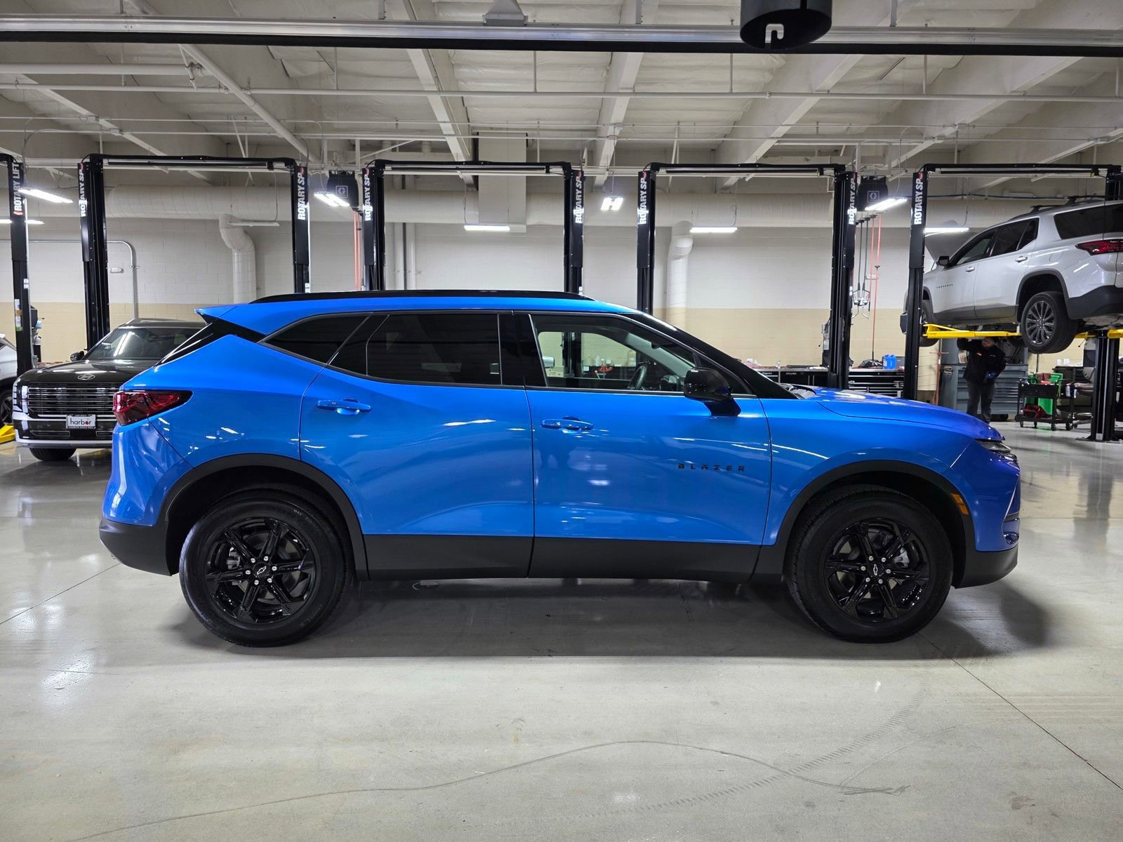 Used 2025 Chevrolet Blazer LT w/ Convenience Package image 8