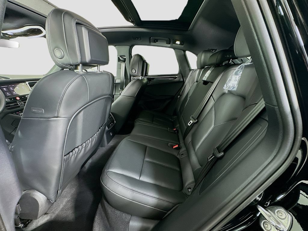Certified 2026 Porsche Macan AWD/4WD image 24