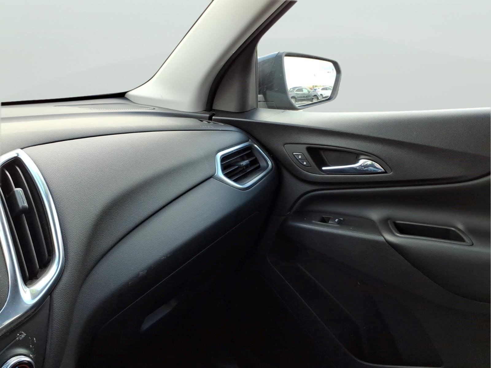 Used 2020 Chevrolet Equinox LT w/ Driver Convenience Package FWD image 21