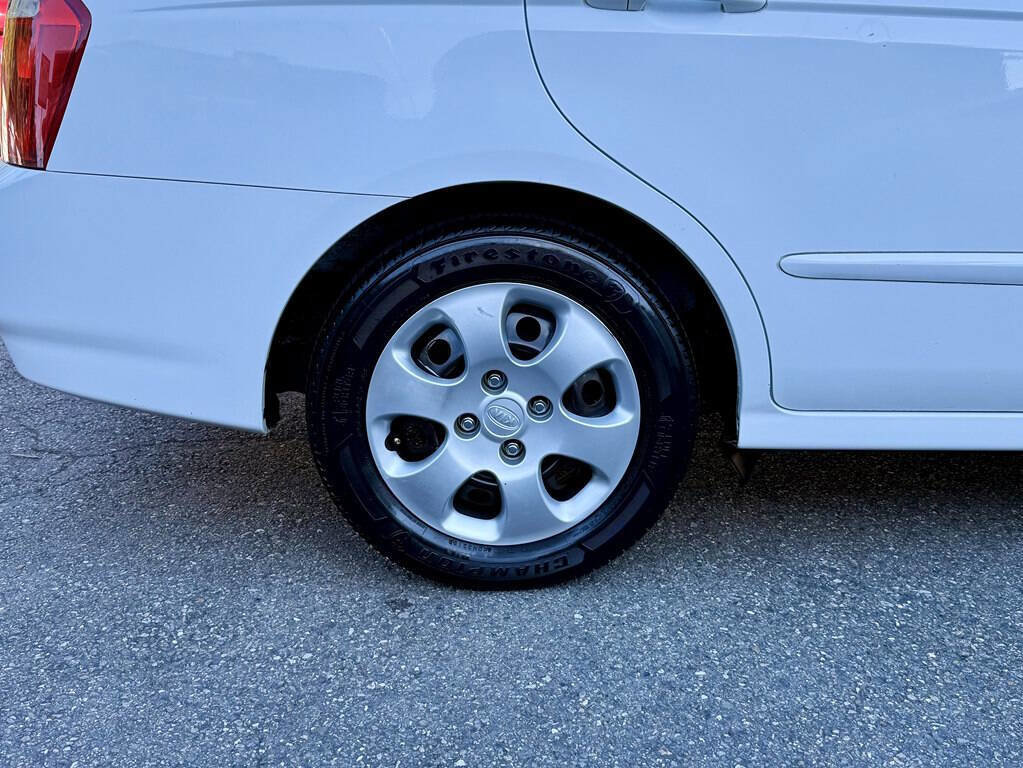 Used 2006 Kia Spectra EX image 26