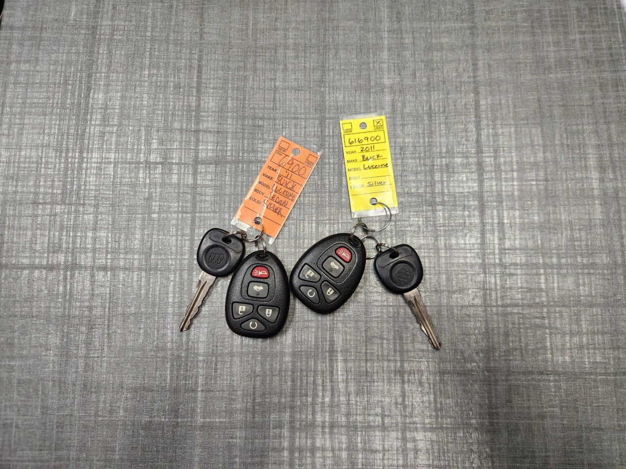 Used 2011 Buick Lucerne CXL w/ Driver Confidence Package image 16