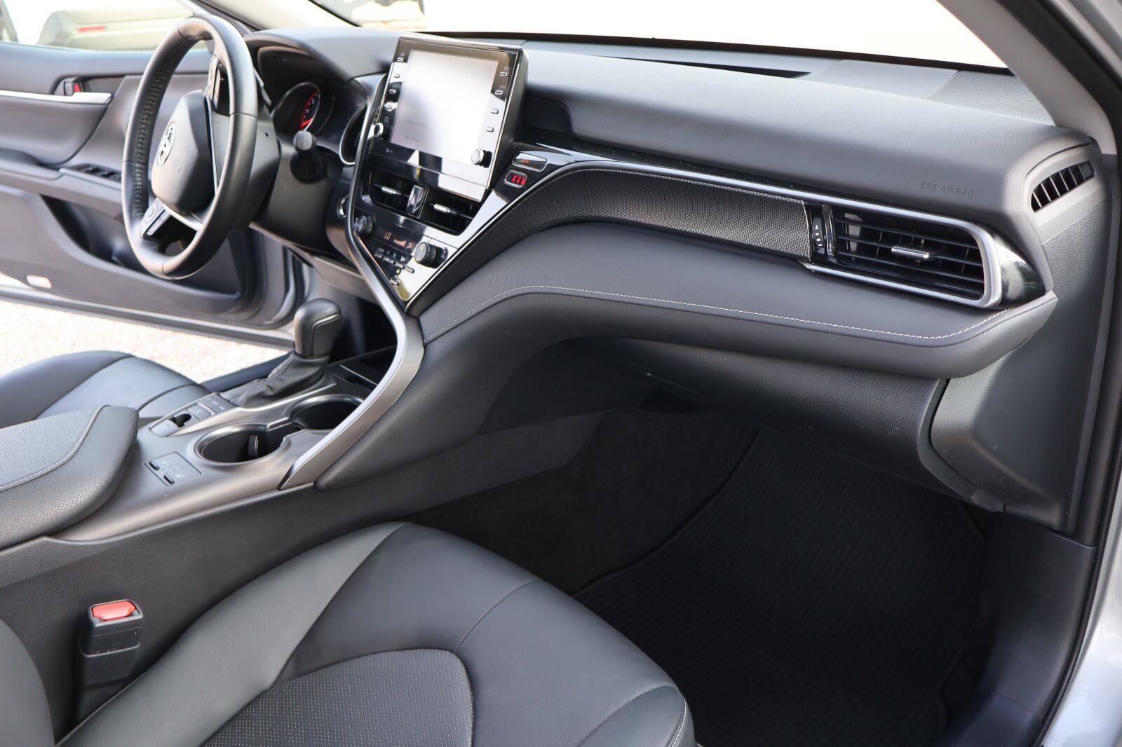 Used 2022 Toyota Camry XSE FWD image 19