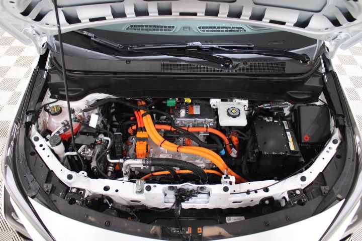New 2027 Chevrolet Bolt LT w/ Comfort Package FWD image 44