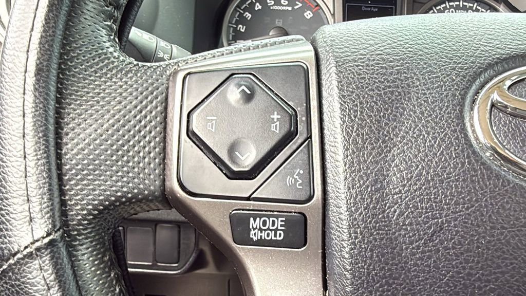 Used 2022 Toyota Tacoma SR5 RWD image 28