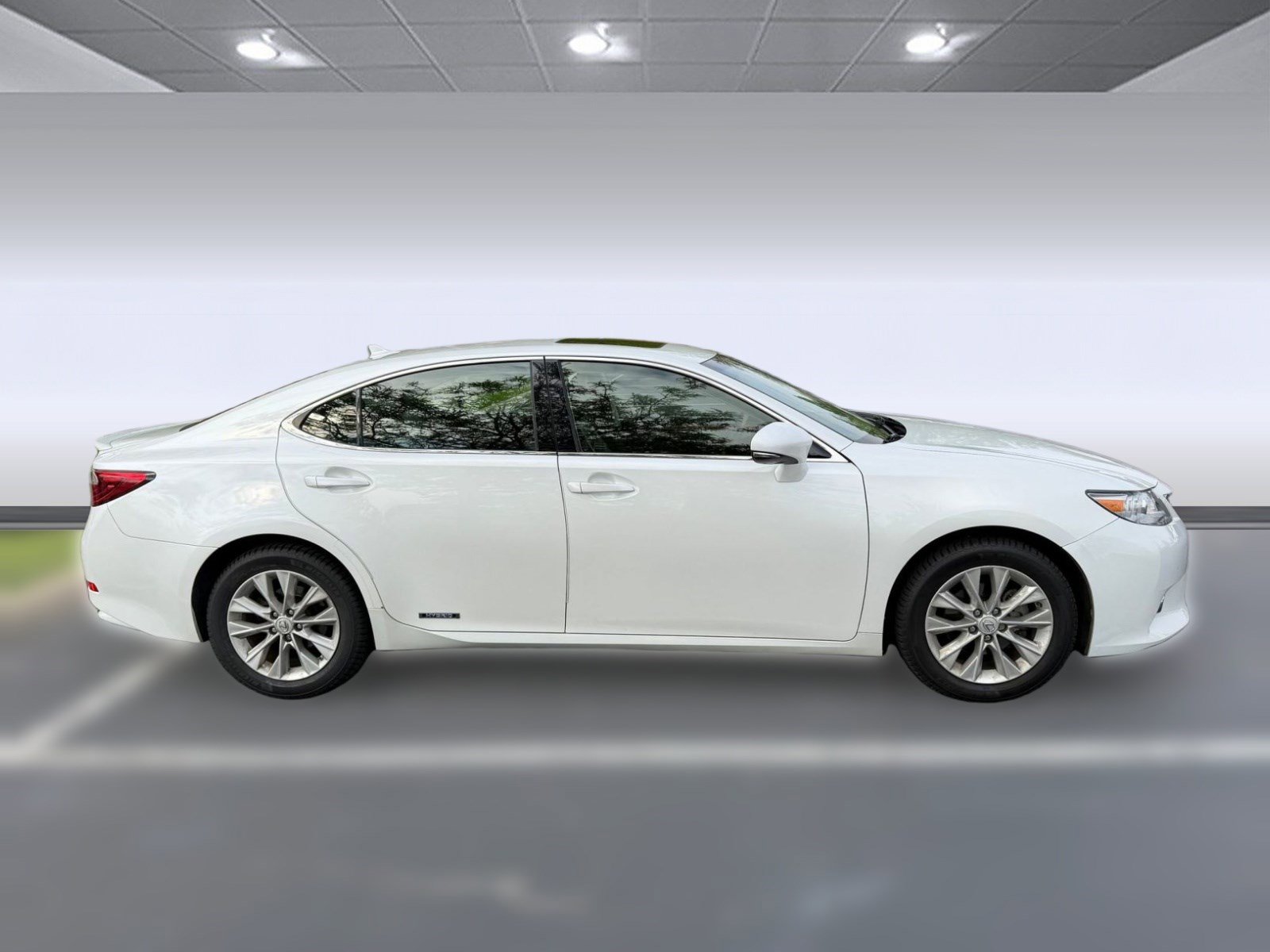 Used 2013 Lexus ES 300h w/ Luxury Pkg FWD image 6
