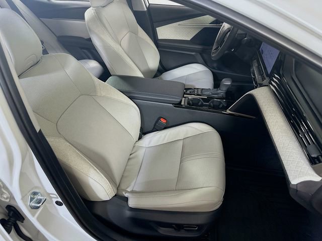 Used 2025 Toyota Camry XLE w/ Premium Plus Package image 12