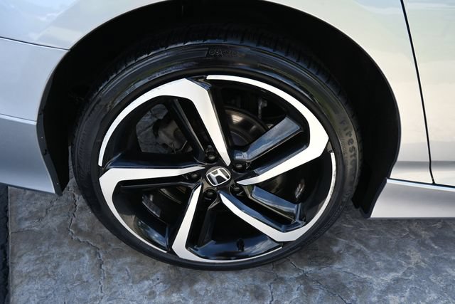 Used 2018 Honda Accord Sport image 12