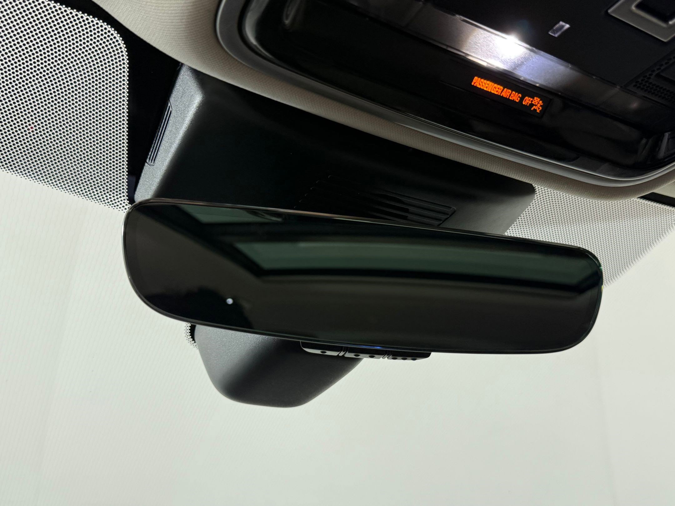 Used 2018 Land Rover Range Rover Long Wheelbase Supercharged image 16