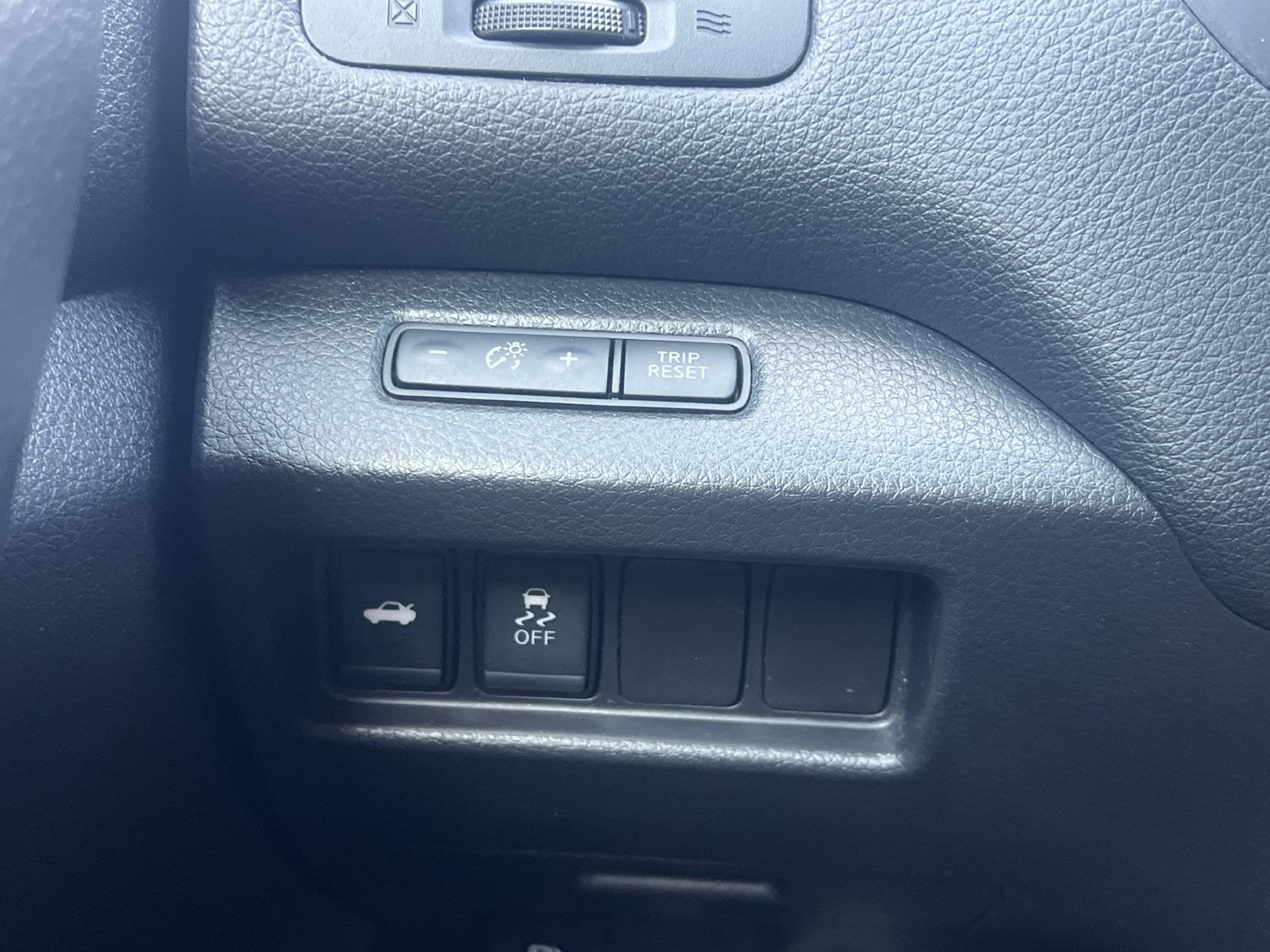 Used 2017 Nissan Altima 2.5 SR FWD image 13